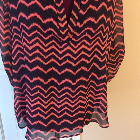 SAY ANYTHING WOMAN'S SIZE 1X PULLOVER V-NECK TOP SHEER SHIRT 3/4 SLEEVES BLOUSE - Picture 2 of 5